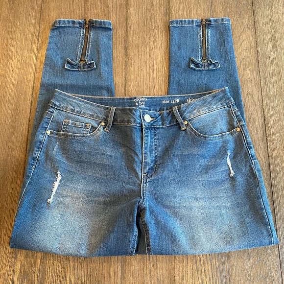 Crown & Ivy Skinny Jeans w/ Zipper & Bow on Ankle - Picture 2 of 12